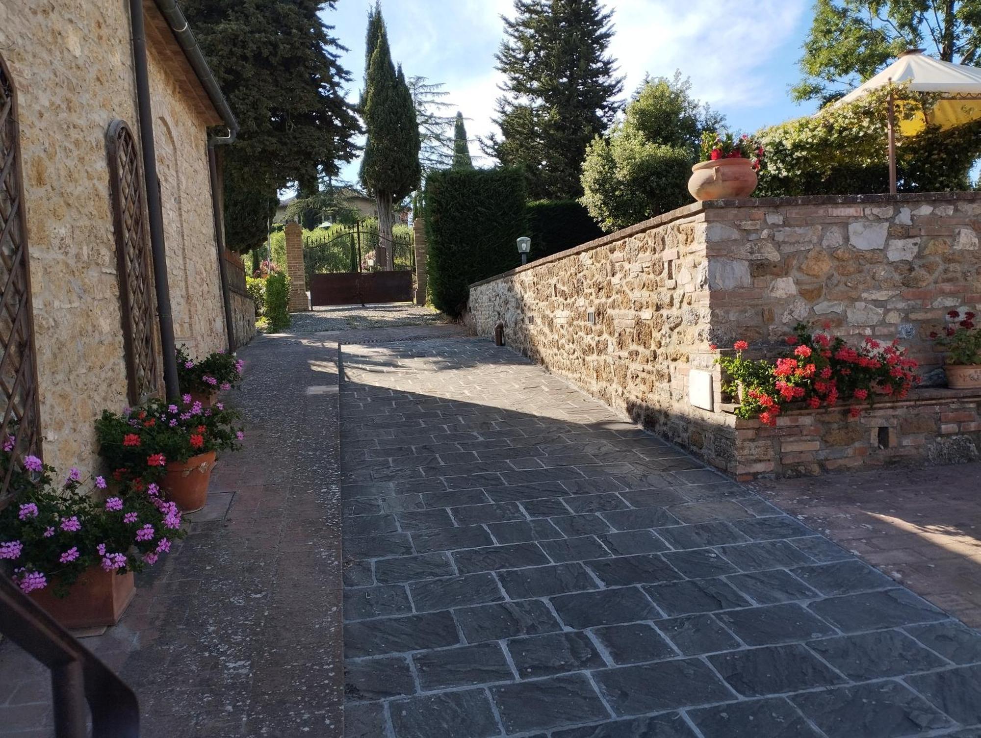 Rocca Degli Olivi Bed & Breakfast ซานจีมิญญาโน ภายนอก รูปภาพ